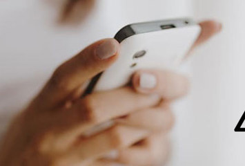 Bedrägeri i flera steg lurar företag in i dyra telefonabonnemang